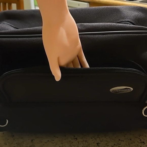 American Tourister Travel Bag / Carry-on Black Canvas includes Toiletry Bag - Picture 5 of 13